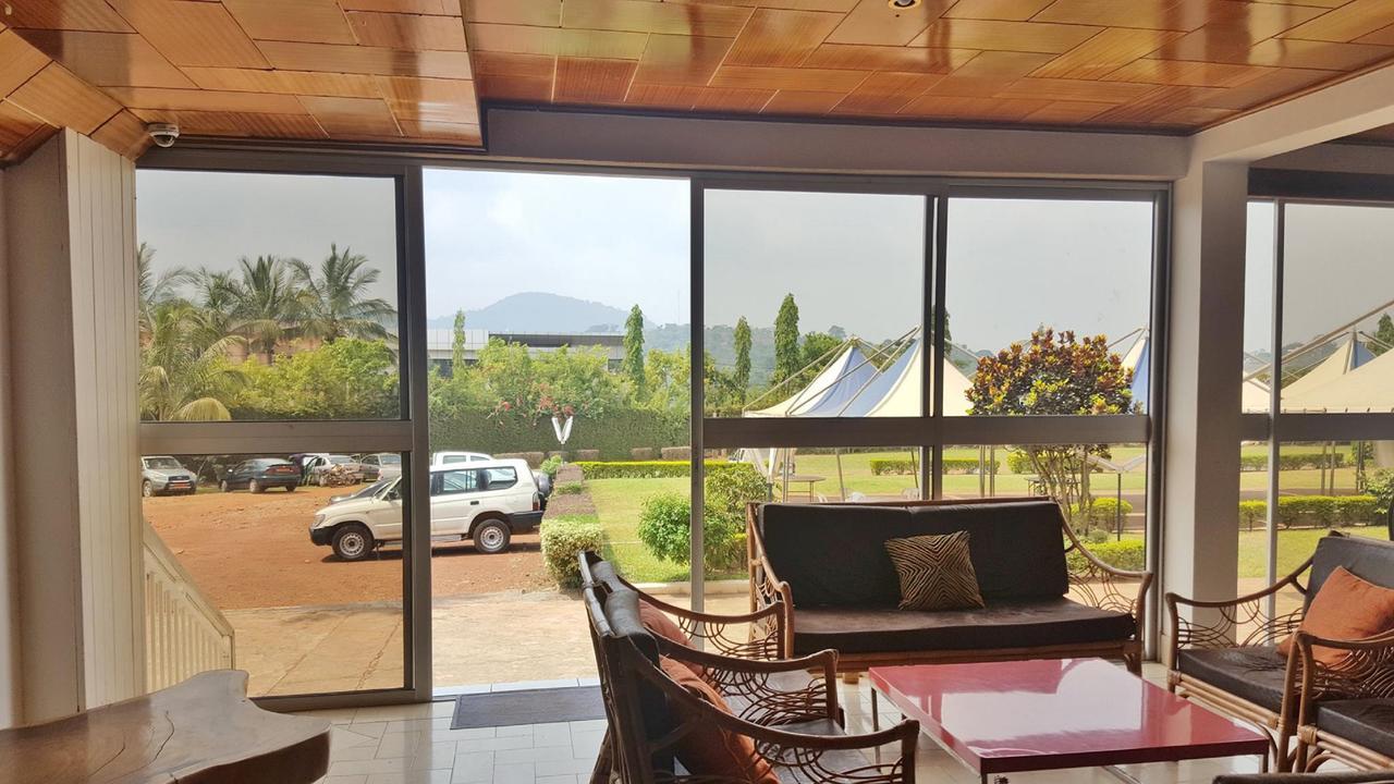 Hotel Azur Yaoundé Exterior foto